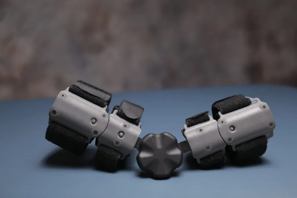 Move-D Tremor Brace